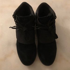 Adidas Tubular Strap in Black/Black Suede Men’s Size 10